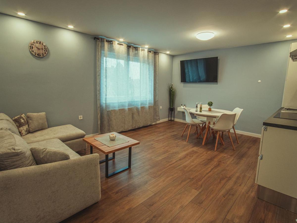Infinity Apartment *